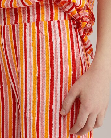 WE Fashion Regular Trousers in Mixed colours