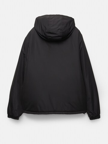 Geacă de primăvară-toamnă 'STWD' de la Pull&Bear pe negru
