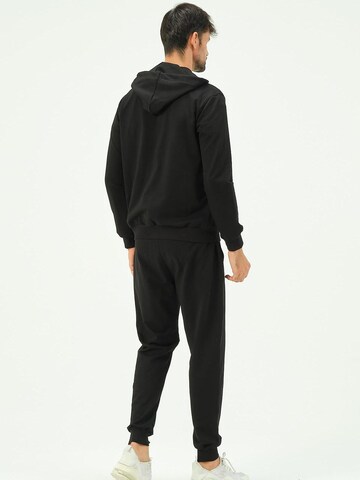 C&City Pyjama in Zwart