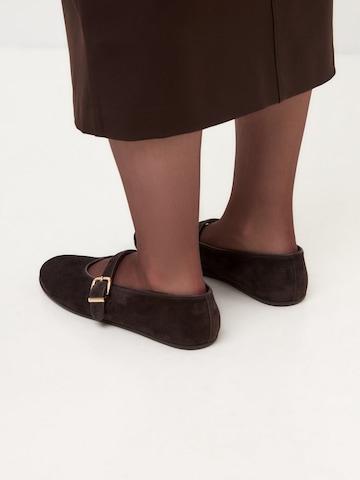 CESARE GASPARI Ballerina in Brown