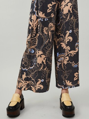 Loosefit Pantaloni 'Riley' di Odd Molly in grigio: frontale