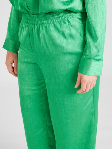 Wide leg Pantaloni 'CRISTI' de la Vero Moda Curve pe verde