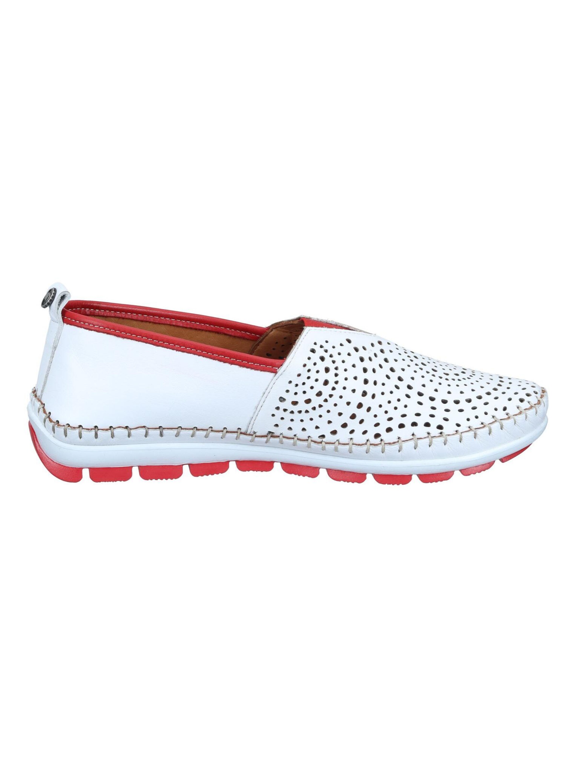 MANITU Classic Flats in White