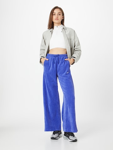 Nike Sportswear Wide Leg Hose in Lila