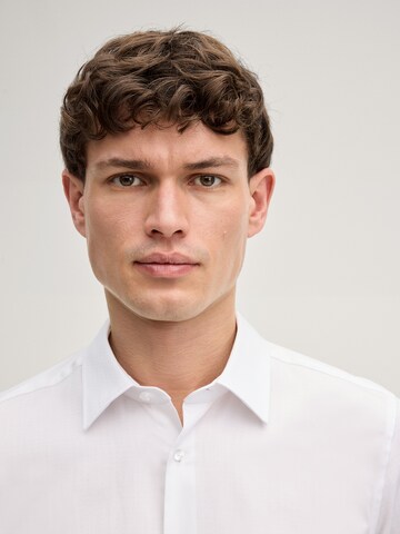 Coupe slim Chemise 'Pierce' JOOP! en blanc