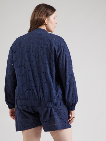 Vero Moda Curve Kurtka przejściowa 'VMCHAY' w kolorze niebieski