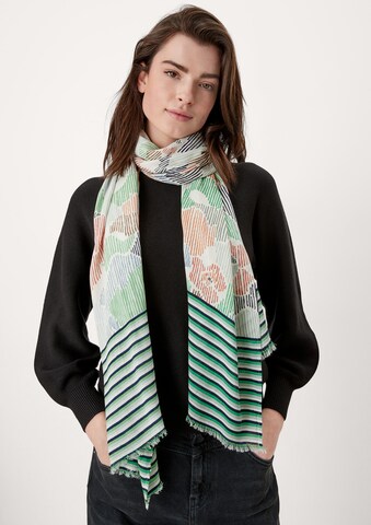 s.Oliver Scarf in White: front