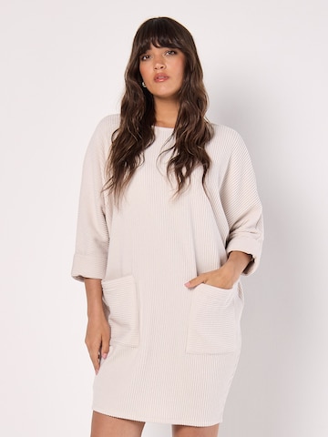 Robe Apricot en argent : devant