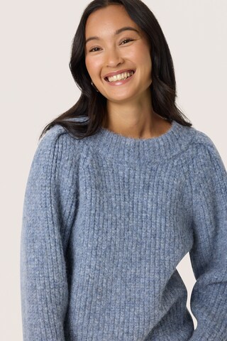 SOAKED IN LUXURY Pullover 'Pleoni' i blå