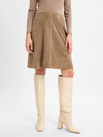 Marie Lund Skirt in Beige: front