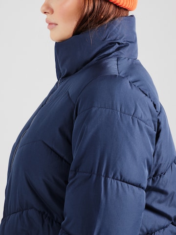 Manteau mi-saison 'VMCLIGARIO' Vero Moda Curve en bleu