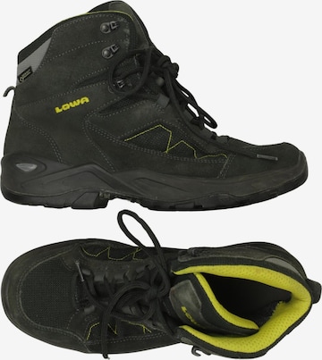 LOWA Stiefel 42 in Grün: Vorderseite