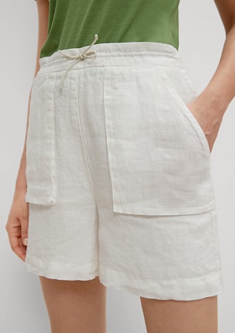 Regular Pantalon COMMA en blanc