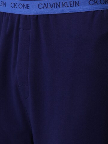 Effilé Pantalon de pyjama Calvin Klein Underwear en bleu