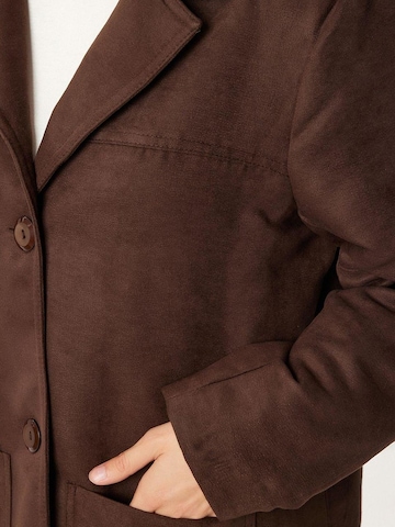 Giacca di mezza stagione di Happiness İstanbul in marrone