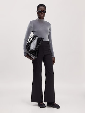 EDITED - Camiseta 'Fiore' en gris