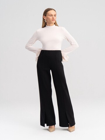 Touche Prive Regular Hose‌‌ in Schwarz: Vorderseite