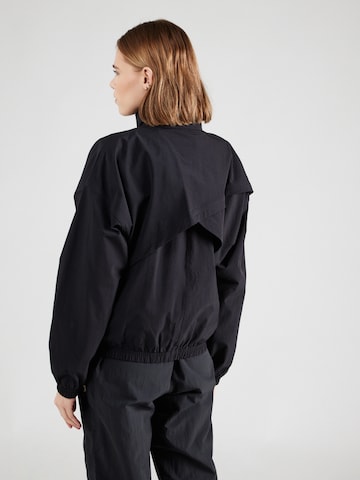 Reebok Sportjacke in Schwarz