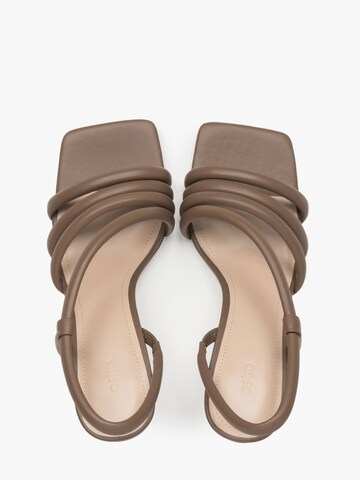 Estro Sandaler med rem '0556' i brun