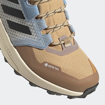 ADIDAS TERREX - Sapato baixo 'Trailmaker' em bege