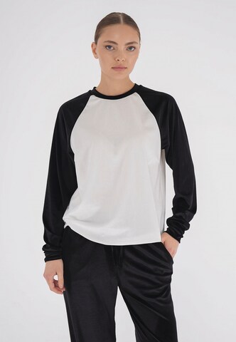 FRESHLIONS Sweatshirt 'Sally' in Wit: voorkant
