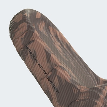 ADIDAS ORIGINALS Šľapky 'Island Club Adilette 22' - Hnedá