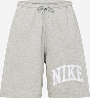 Largi Pantaloni 'CLUB' de la Nike Sportswear pe gri: față