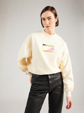 Calvin Klein Jeans Sweatshirt 'ILLUMINATED' i gul: framsida