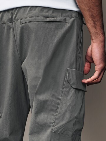 regular Pantaloni di Next in grigio