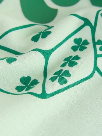 Tricou 'St Patricks' de la Next pe verde