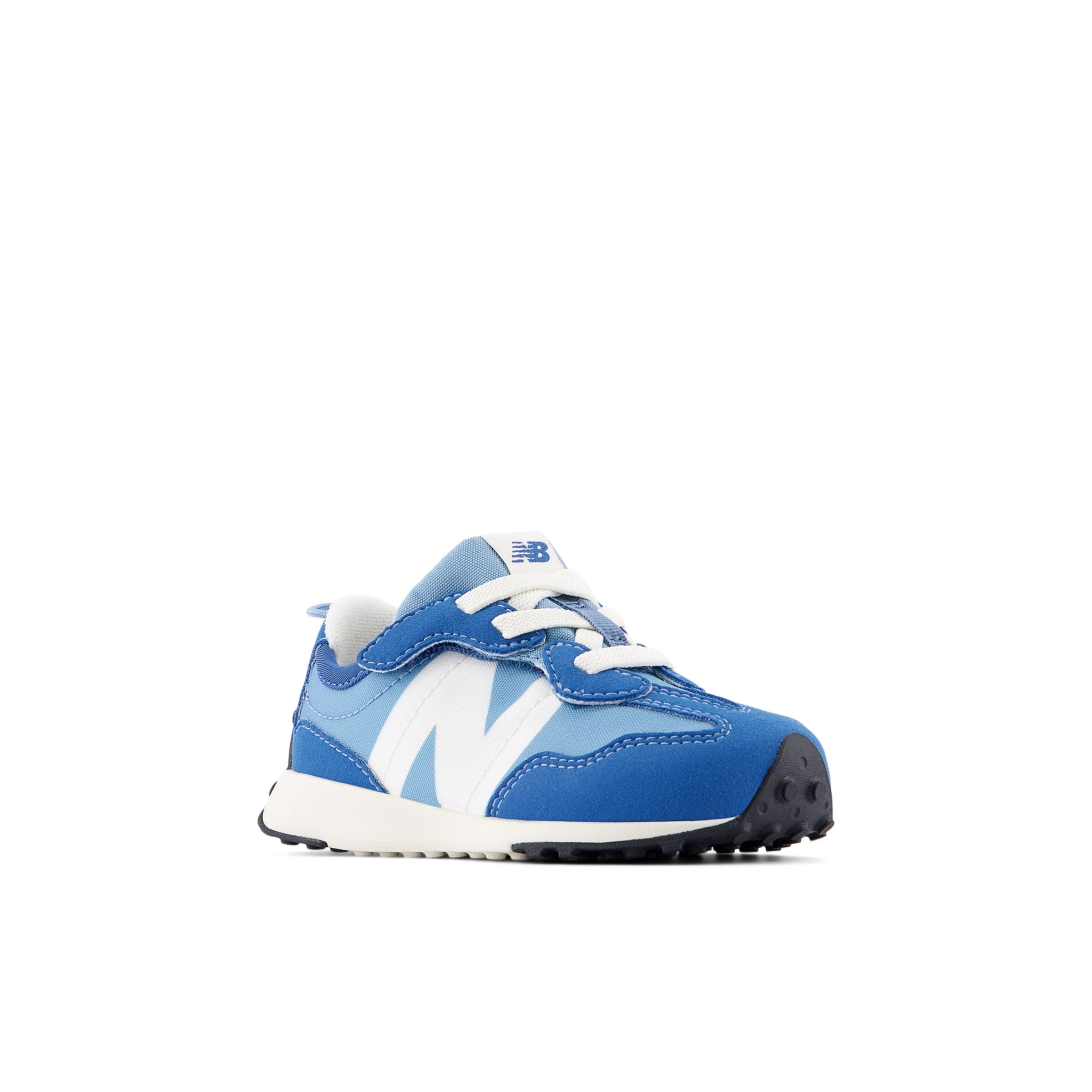 new balance Trainers in Blue: front