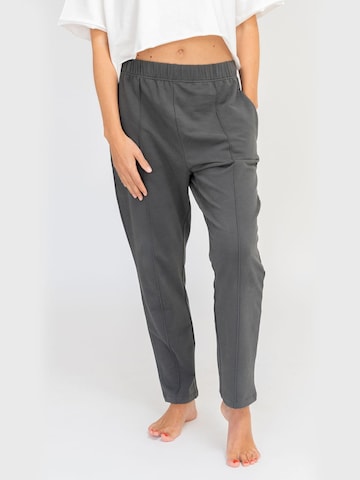 LOTUSCRAFTS Loosefit Sporthose 'Fiona'‌‌‌‌‌‌‌ in Grau: Vorderseite