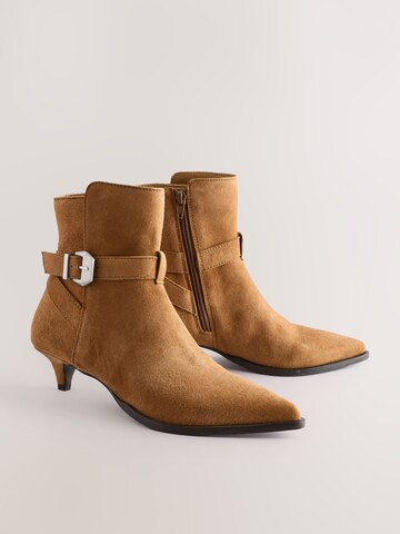 Next - Botas camperas en marrón