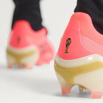 ADIDAS PERFORMANCE - Zapatillas de fútbol 'Predator Pro' en rosa