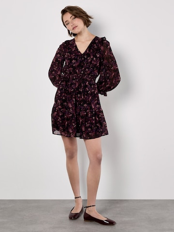 Robe Apricot en rouge