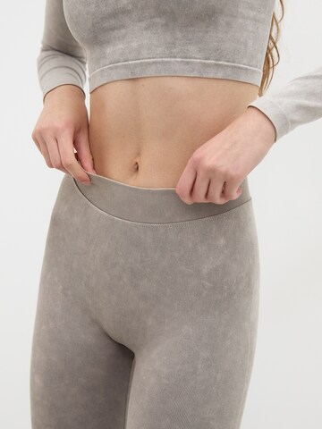 Pull&Bear Skinny Leggings in Grey