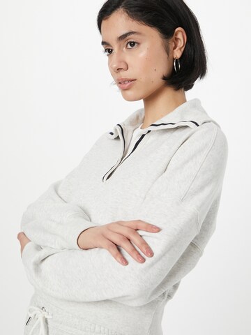 Sweat-shirt 'DRAMA' Abercrombie & Fitch en gris