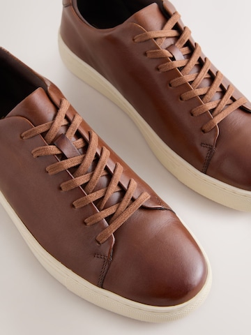 Baskets basses 'Smart Casual' Next en marron