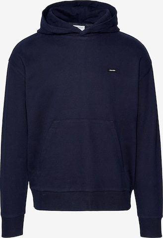 Sweat-shirt Calvin Klein en bleu : devant