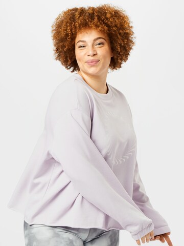 Nike Sportswear Sweatshirt 'Clash' in Lila