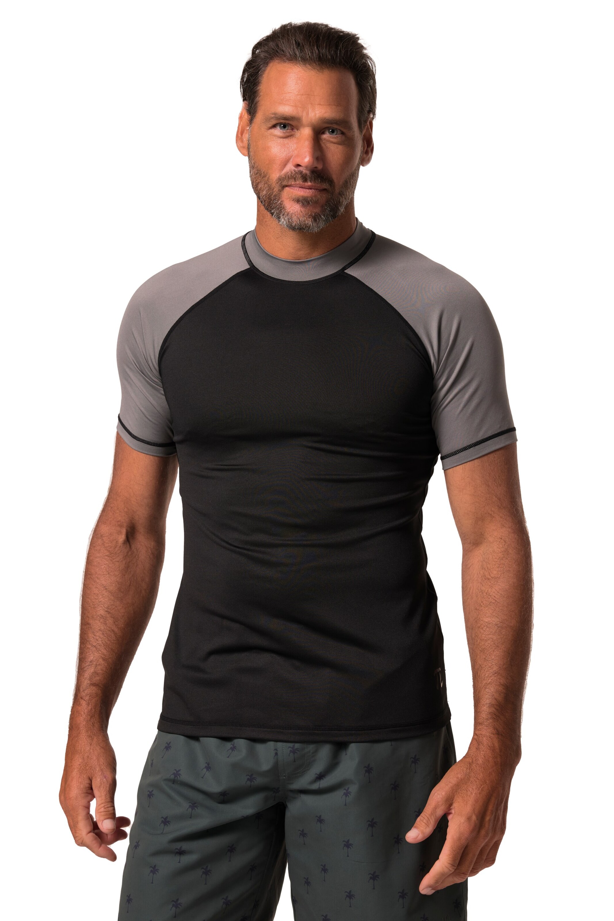 JAY-PI T-Shirt in Schwarz: Vorderseite