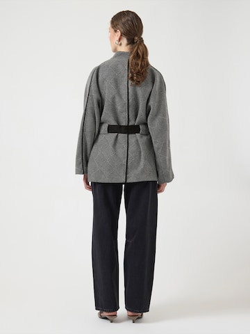 Geacă de primăvară-toamnă 'YASCHEY' de la YAS pe gri