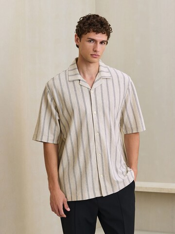 Next - Regular Fit Camisa em bege: frente