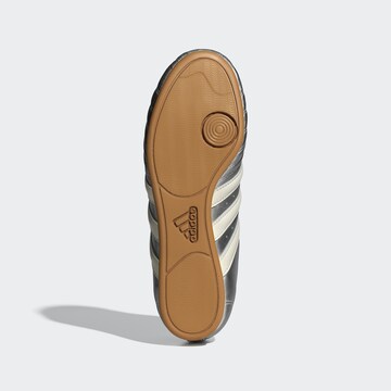 ADIDAS ORIGINALS Slip-ons 'Taekwondo' in Zilver