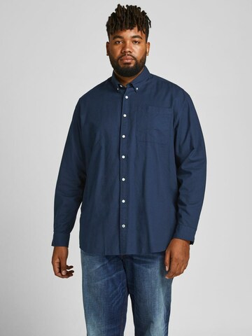 Coupe regular Chemise 'Oxford' Jack & Jones Plus en bleu : devant