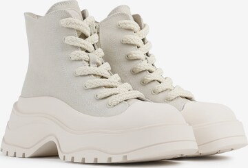 brx by BRONX Lace-Up Ankle Boots in Beige