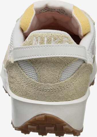 Baskets basses Nike Sportswear en beige