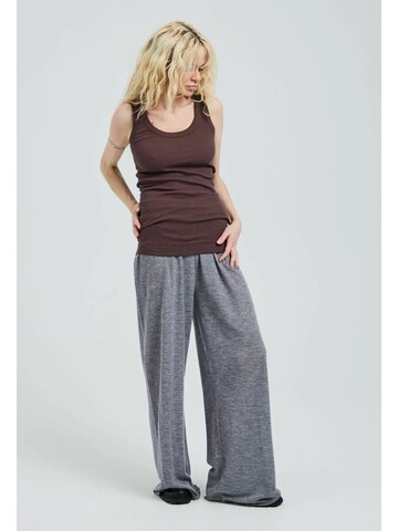 Seamless Basic Top ' Crush ' in Bruin