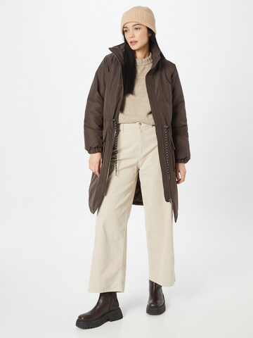 Moves Between-seasons coat in Brown