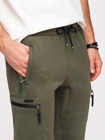Ombre Tapered Cargobroek in Groen